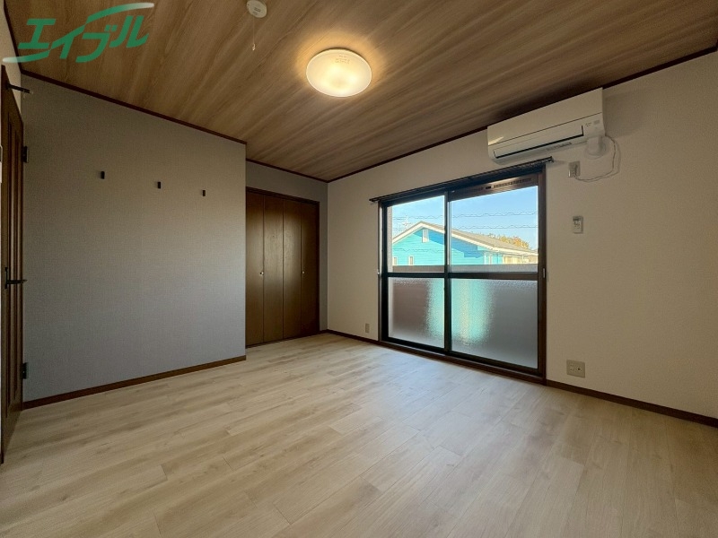 居室・リビング　別部屋参考写真です