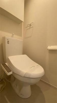 トイレ　温水洗浄便座付き♪