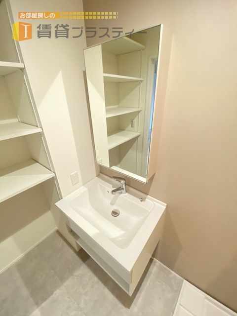 洗面設備　毎日使いますよね…独立洗面台。