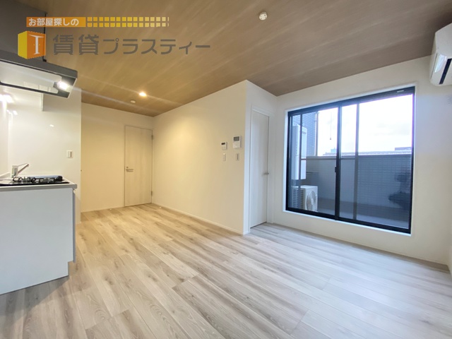 居室・リビング　壁を利用してプロジェクターも使えますよ。