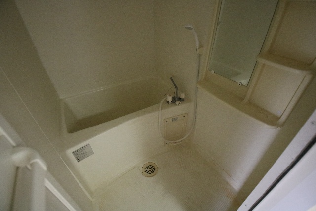 バス・シャワールーム　※別室の参考写真の為、現況優先です。