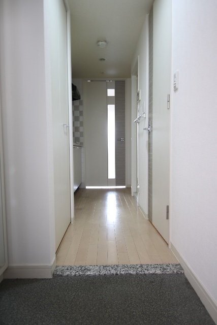 玄関　※別室の参考写真の為、現況優先です。