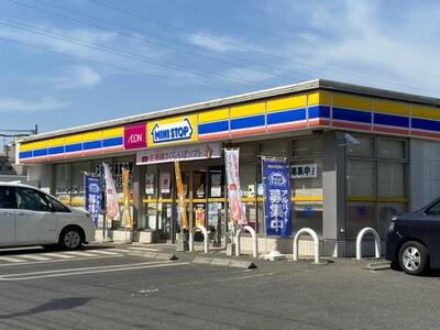 コンビニ　ミニストップ柏逆井店（コンビニ）まで824m