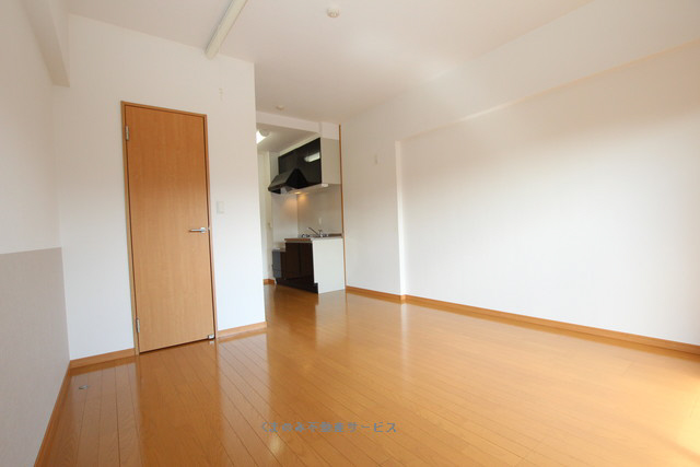 居室・リビング　こちらのリビングで趣味の時間をお楽しみください パルデンス・