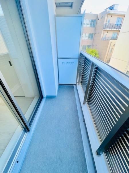 バルコニー　外からの目が気にならないバルコニーで洗濯物が干せます