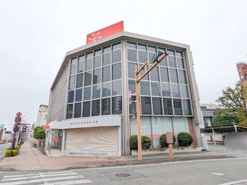 銀行　高崎信用金庫前橋支店（銀行）まで380m