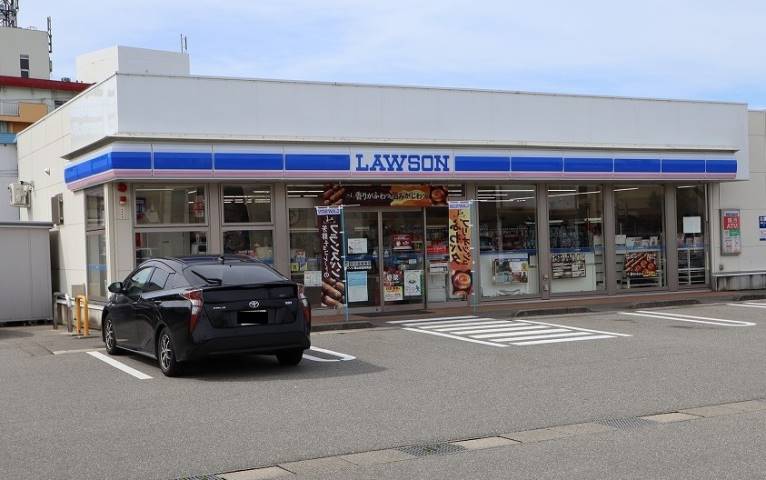 コンビニ　ローソン（コンビニ）まで765m