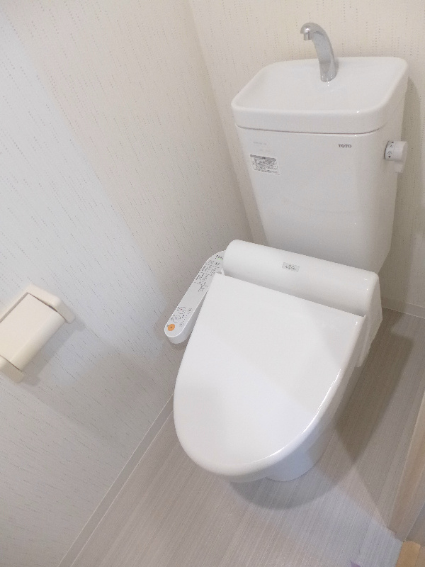 トイレ　※別部屋の参考写真です。