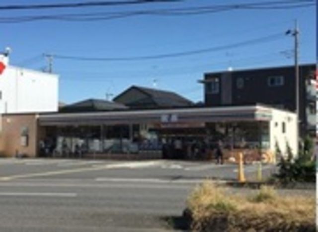 コンビニ　セブンイレブン（コンビニ）まで1084m