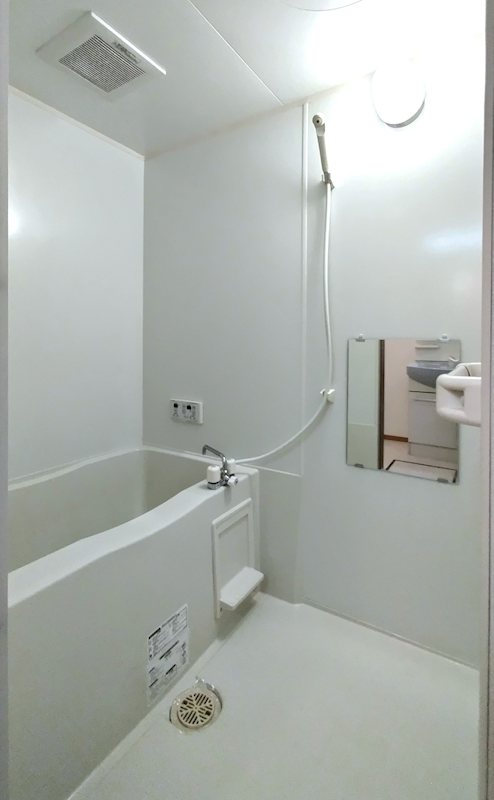 バス・シャワールーム　※同タイプの部屋写真です