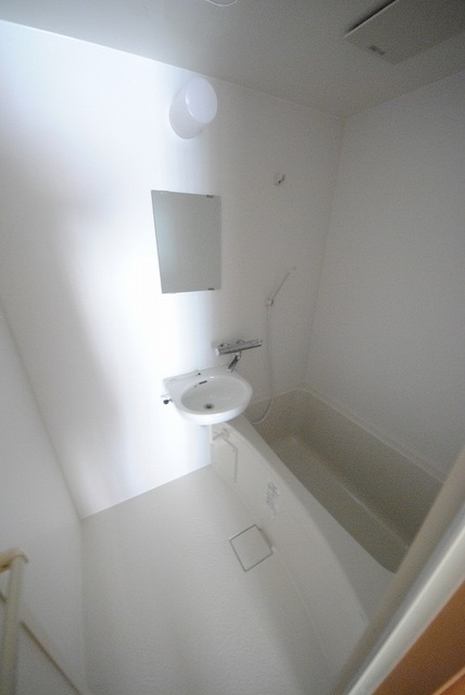 バス・シャワールーム　写真は２Ｄ号室