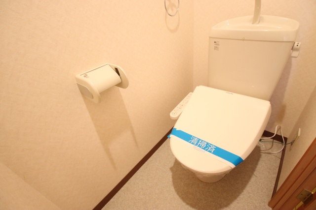 トイレ　※別室の参考写真の為、現況優先です。