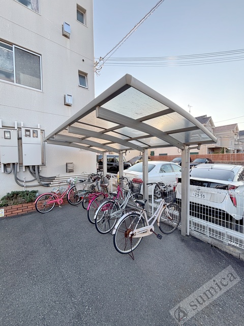 その他共有部分　屋根付き駐輪場が嬉しいです♪♪