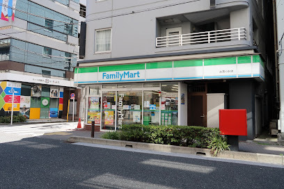 コンビニ　ファミリーマートお茶の水店（コンビニ）まで574m