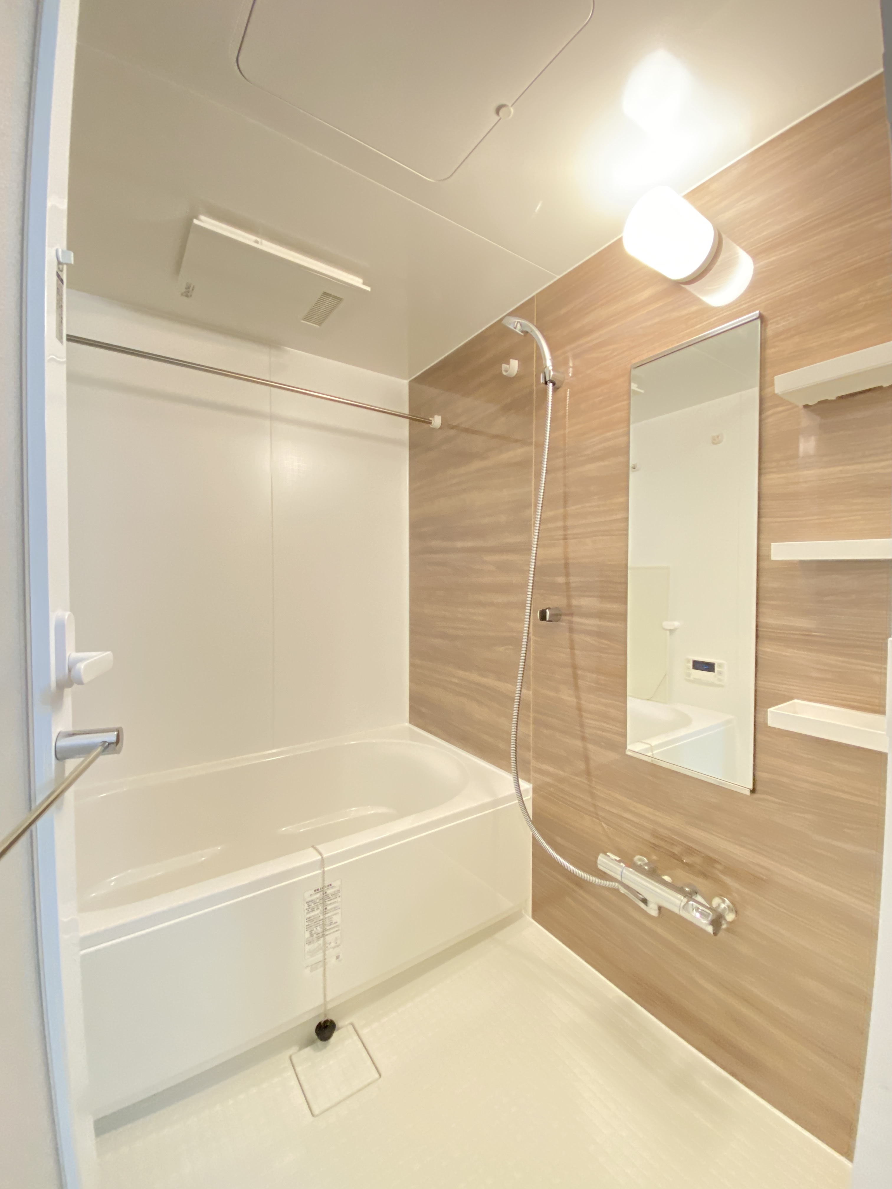 バス・シャワールーム　同間取り類似部屋参考画像です