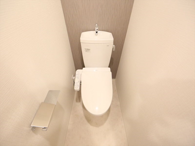 トイレ　温水洗浄暖房便座付トイレ