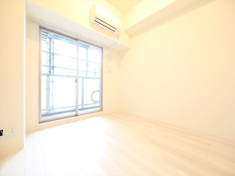 その他部屋・スペース　洋室8帖　エアコン完備　バルコニー