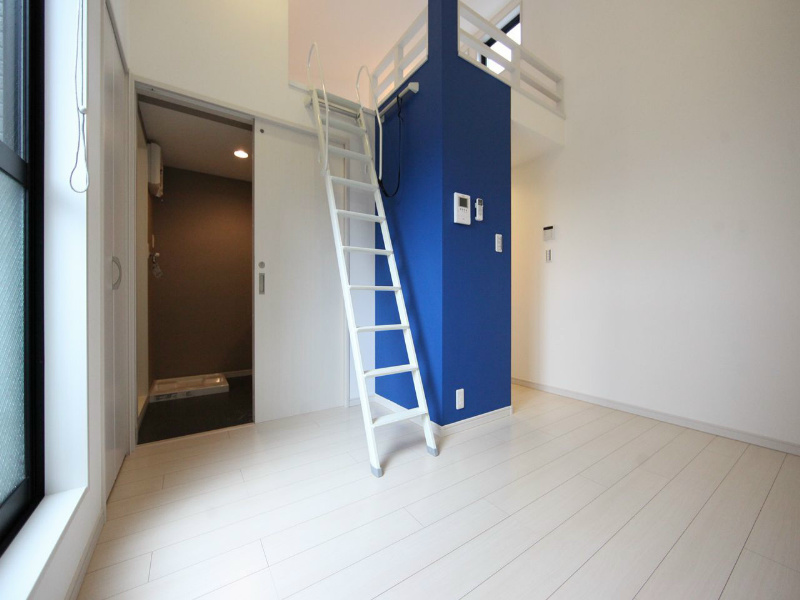 居室・リビング　洋室8帖　ロフト4.5帖（収納でもお部屋でも使えます）