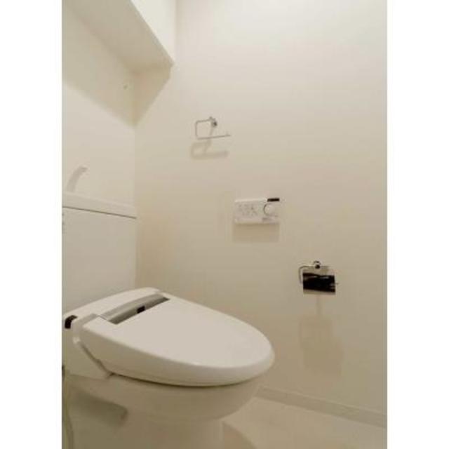 トイレ　※写真は同タイプ住戸です。