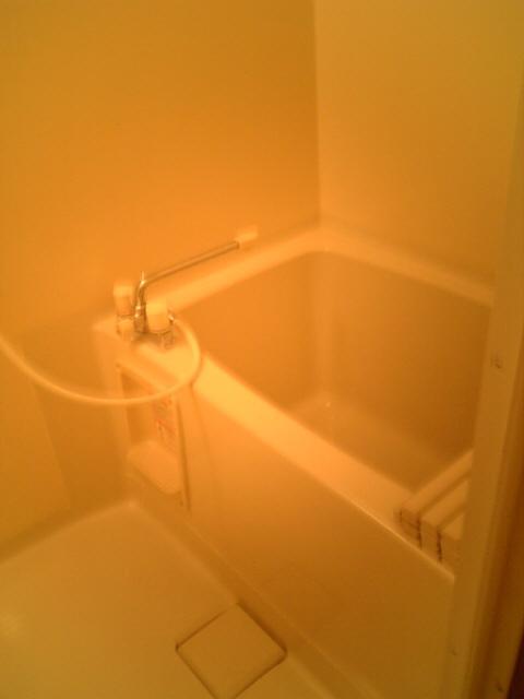 バス・シャワールーム　シャワー付き