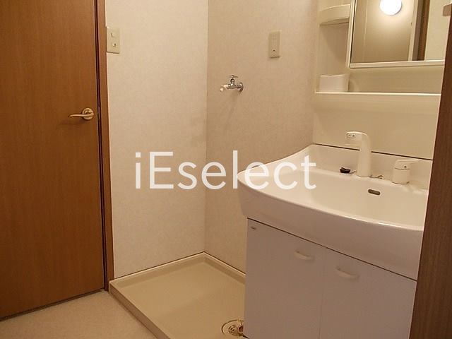 洗面設備　朝の忙しい時間に便利な洗髪化粧台！