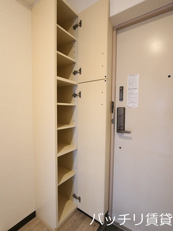 玄関　別号室イメージの為、現状を優先致します。