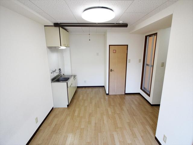 居室・リビング　松山市道後緑台　道後緑台ハイツ　リビング