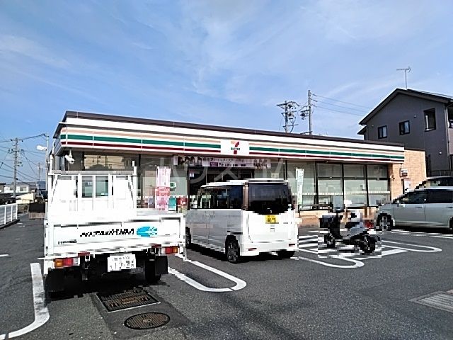 コンビニ　セブンイレブン　湖西駅南店（コンビニ）まで874m