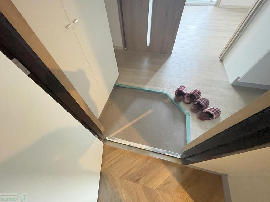 玄関　バルコニー