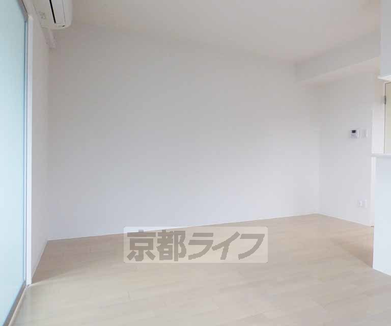 居室・リビング　広々とした室内です。