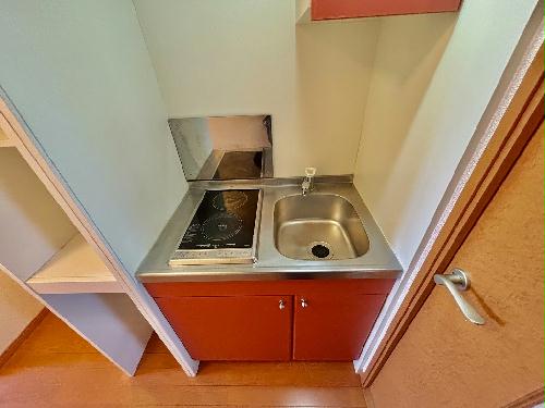 キッチン　設備・仕様は号室により異なる為、現状を優先いたします。