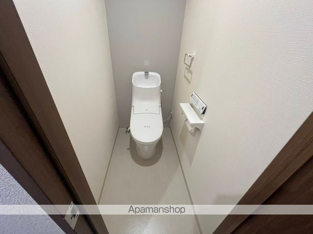 ＪＲ宇野線 備前西市駅 徒歩12分 6階建 築8年のトイレ写真