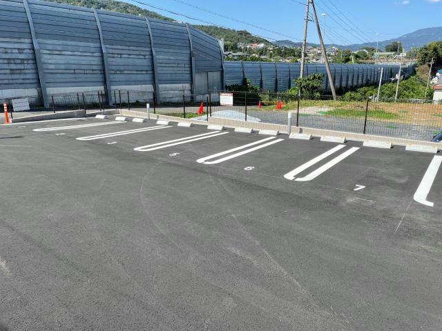 駐車場　駐車場