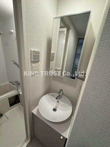 洗面設備　スペースが確保できる洗面所です