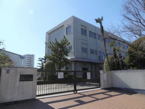 小学校　名古屋市立広見小学校（小学校）まで464m