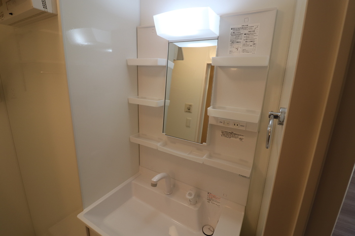 洗面設備　シャワー付洗面台