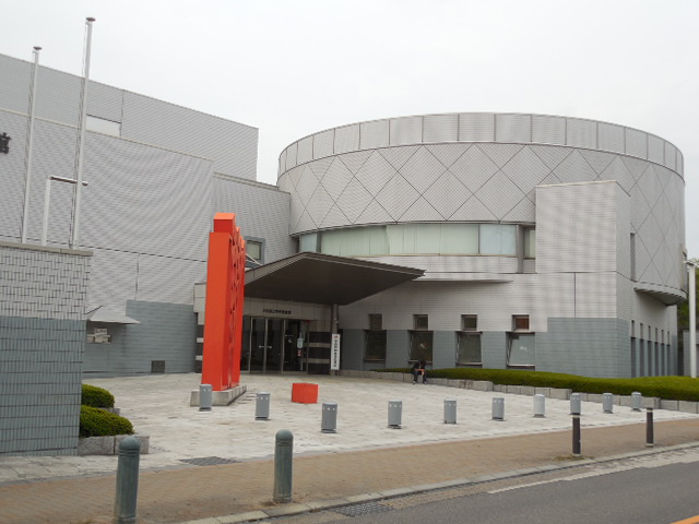 図書館　小山市立中央図書館（図書館）まで942m