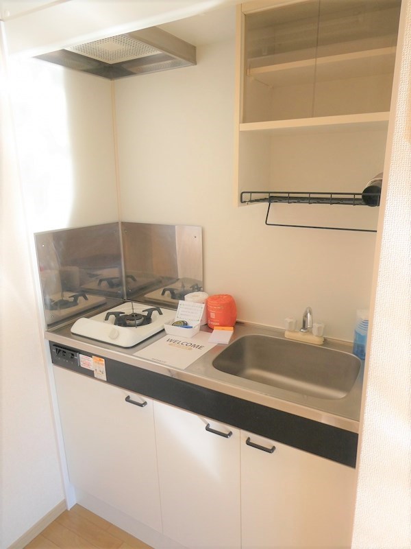 キッチン　写真は201号室です（参考）
