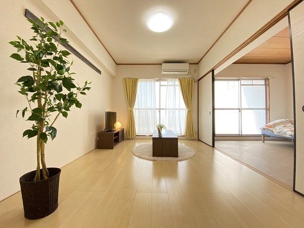 居室・リビング　※モデルルームのため家具・装飾品等は付きません