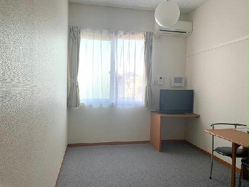 居室・リビング　「同タイプの部屋の写真です」「現況優先」