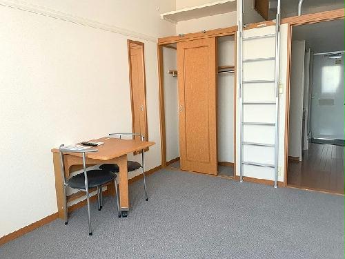 居室・リビング　「同タイプの部屋の写真です」「現況優先」