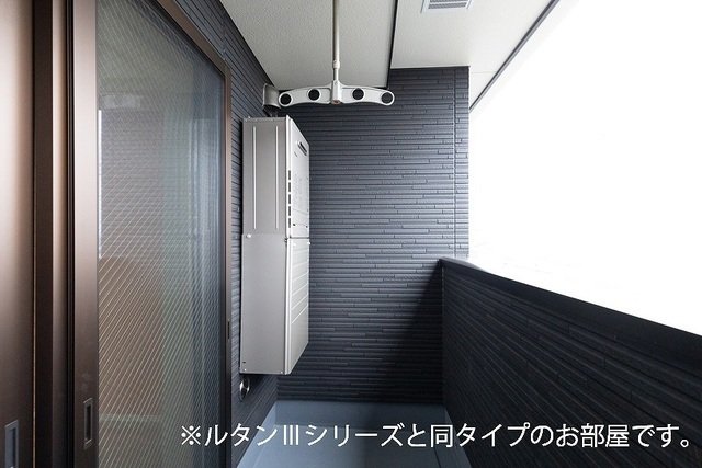 バルコニー　お洗濯にも便利なバルコニー付き