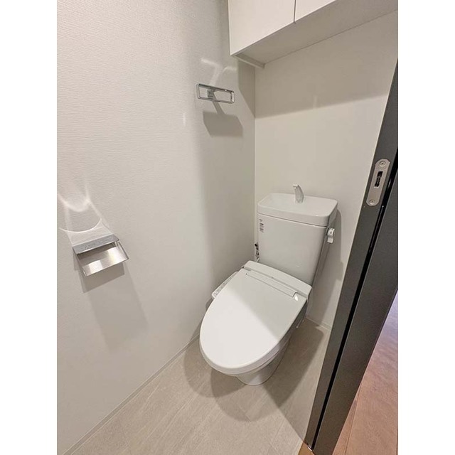 トイレ　温水洗浄便座