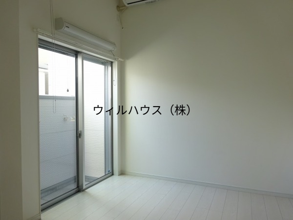 居室・リビング　フローリング！