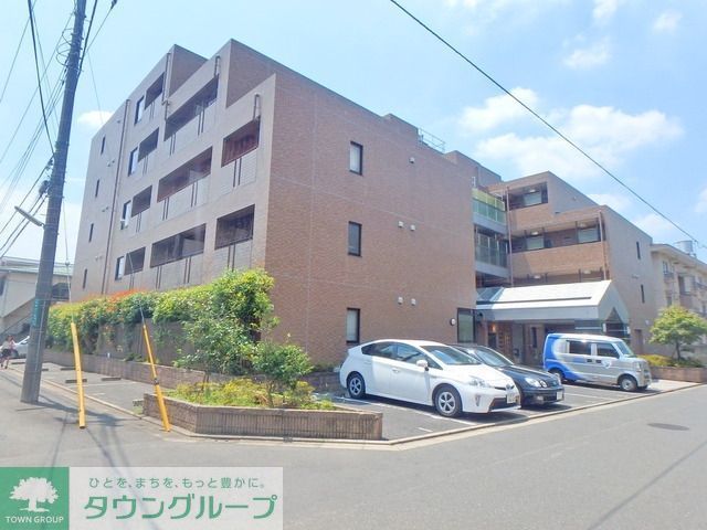 建物外観　★敷地内駐車場あり★