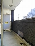 バルコニー　外からの目が気にならないバルコニーで洗濯物が干せます