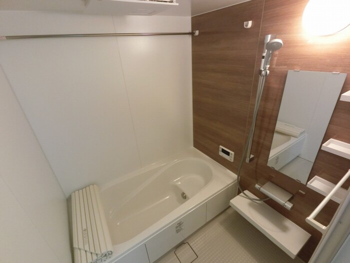 バス・シャワールーム　換気暖房乾燥機付浴室