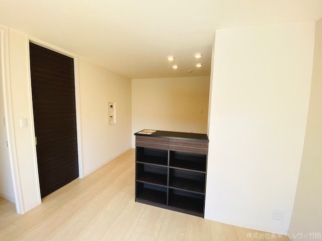 居室・リビング　※別部屋の写真となります。