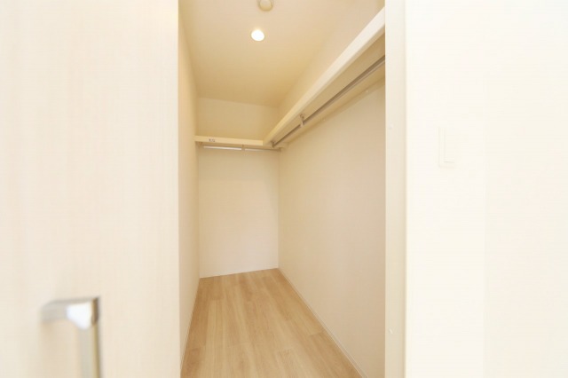 収納　広々ウォークインクローゼットです♪