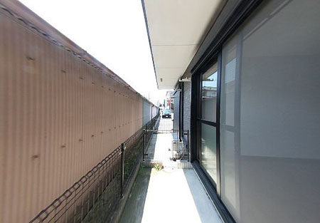 バルコニー　お洗濯にも便利なバルコニー付き